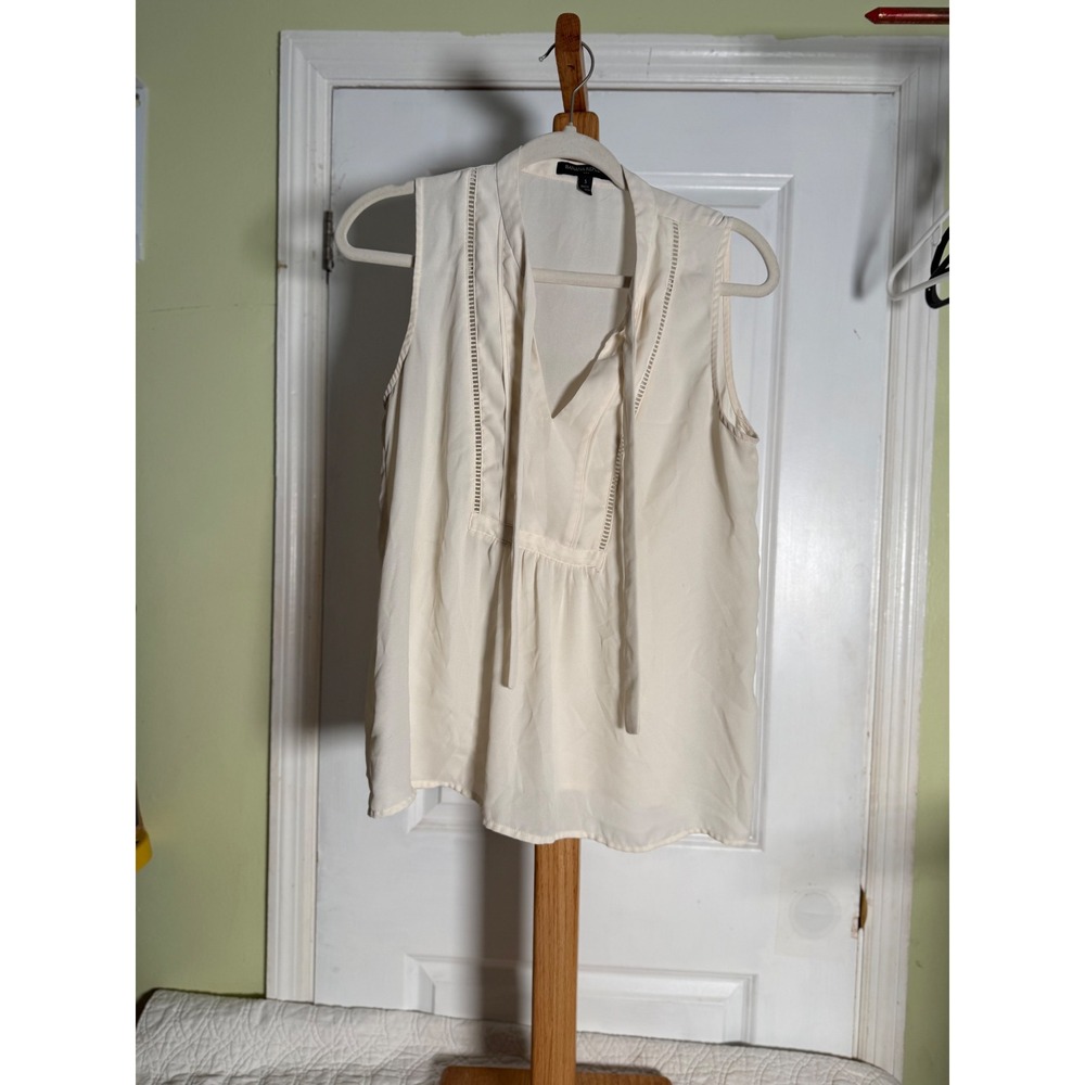 Banana Republic Cream Sleeveless Tie Neck Lace Trim Blouse Small Ivory V-Neck